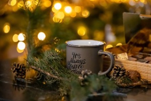 mug for the holidays that says its always coffee. A gift for an online entrepreneur or blogger can be a gift card to Starbucks