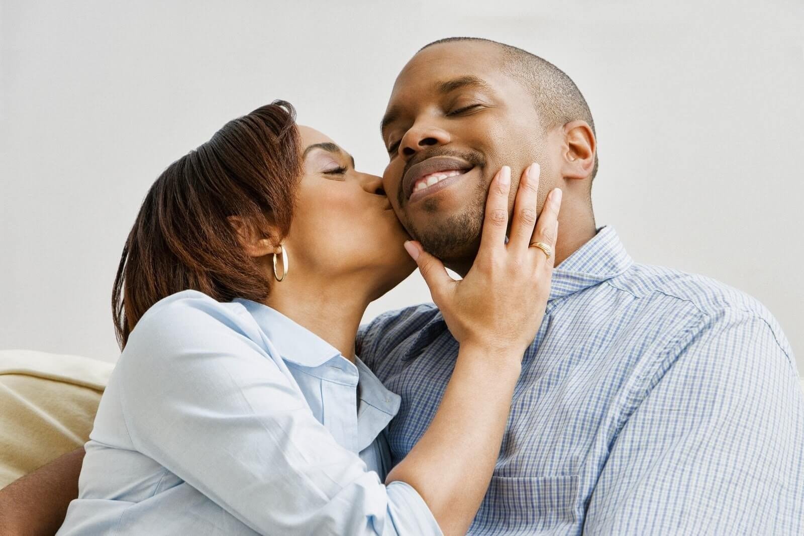 1596013907_African-American-Couple-Kissing1-1.jpg