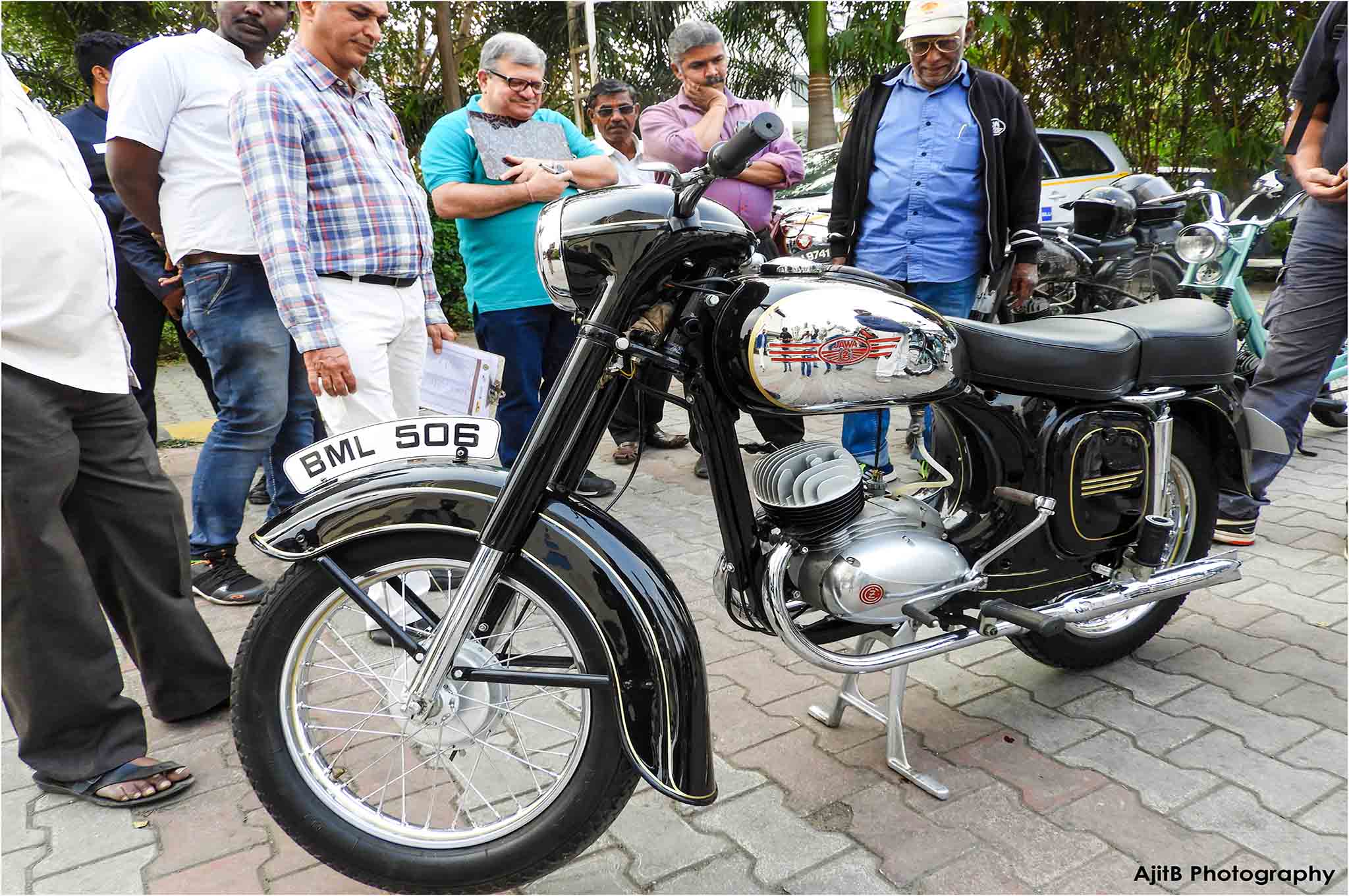 old two wheeler bike