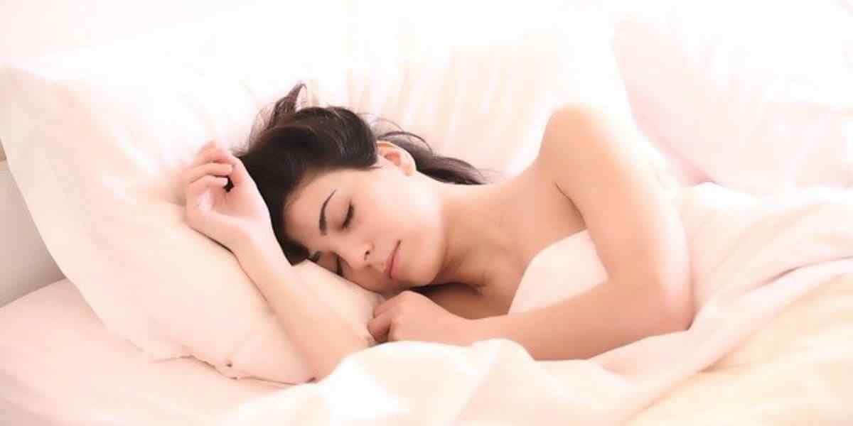 sin or slim woman sleeping keto