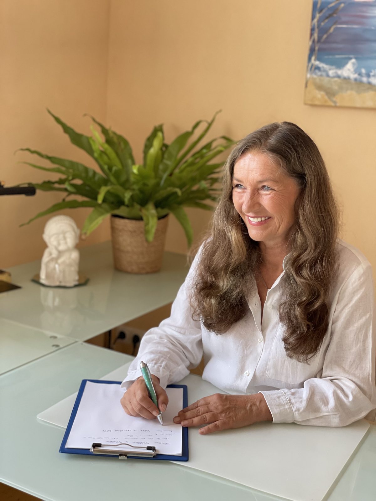 Jeanette Roth in ihrer Praxis